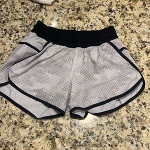 LULULEMON Athletica-pattern tracker shorts size 6